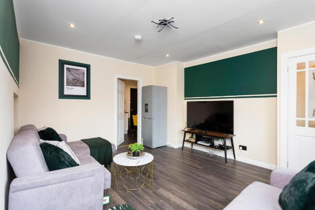 Stylish 3 Bed Edinburgh Abode-Parking And Garden Apartman Kültér fotó